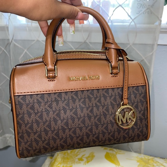 I need to pay for college so getting rid of anything i dont need anymore - Picture 3 of 5